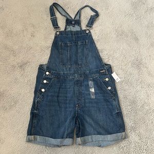 Gap Women’s Short Overalls